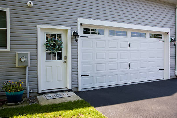 24/7 Emergency Garage Door Panel Replacement experts in Austin, AR